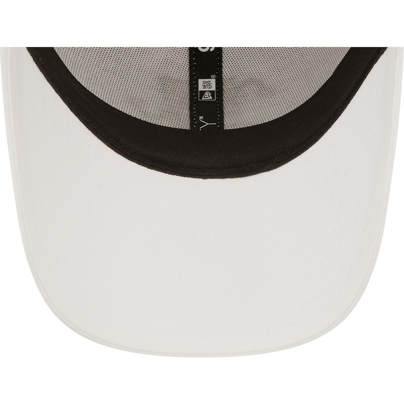 new-era-curved-brim-9forty-spongebob-squarepants-white-adjustable-cap