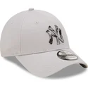 mutzen-gebogen-grau-verstellbares-band-9forty-seasonal-infill-der-new-york-yankees-mlb-von-new-era