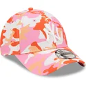 mutzen-gebogen-rosa-verstellbares-band-9forty-all-over-print-seasonal-der-new-york-yankees-mlb-von-new-era