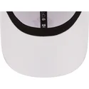mutzen-gebogen-weiss-verstellbares-band-rosa-9forty-league-essential-der-new-york-yankees-mlb-von-new-era