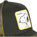 mutzen-gebogen-schwarz-snapback-snoopy-erdnusse-von-capslab