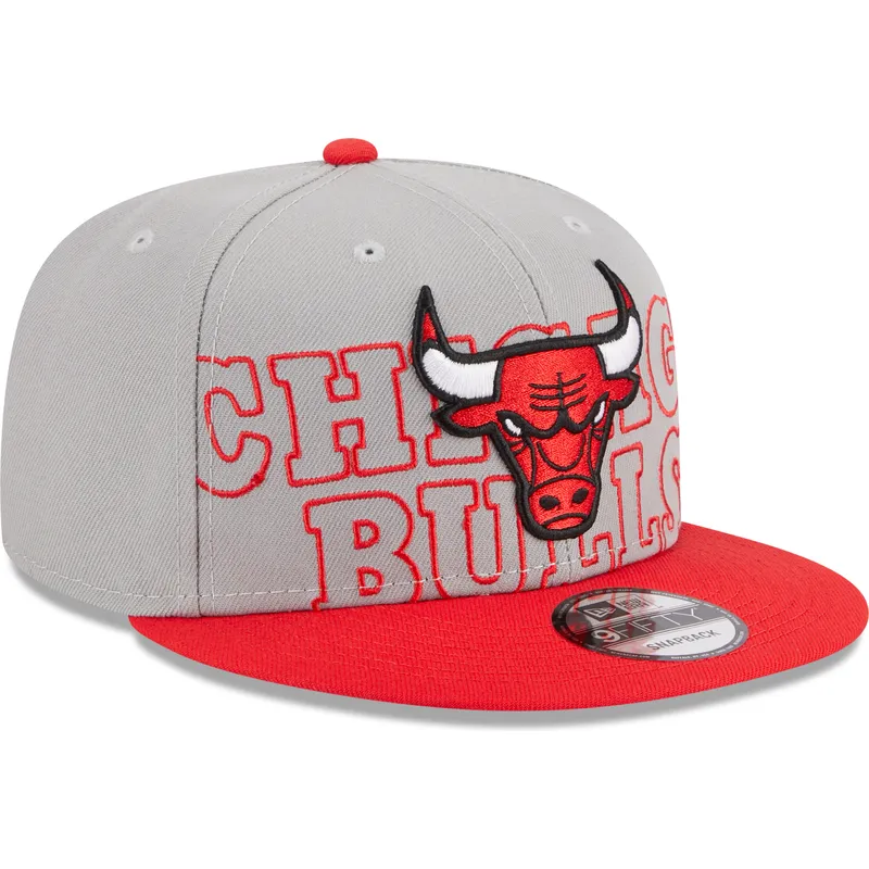 graue-und-rote-flache-snapback-kappe-9fifty-draft-edition-2023-von-chicago-bulls-nba-von-new-era