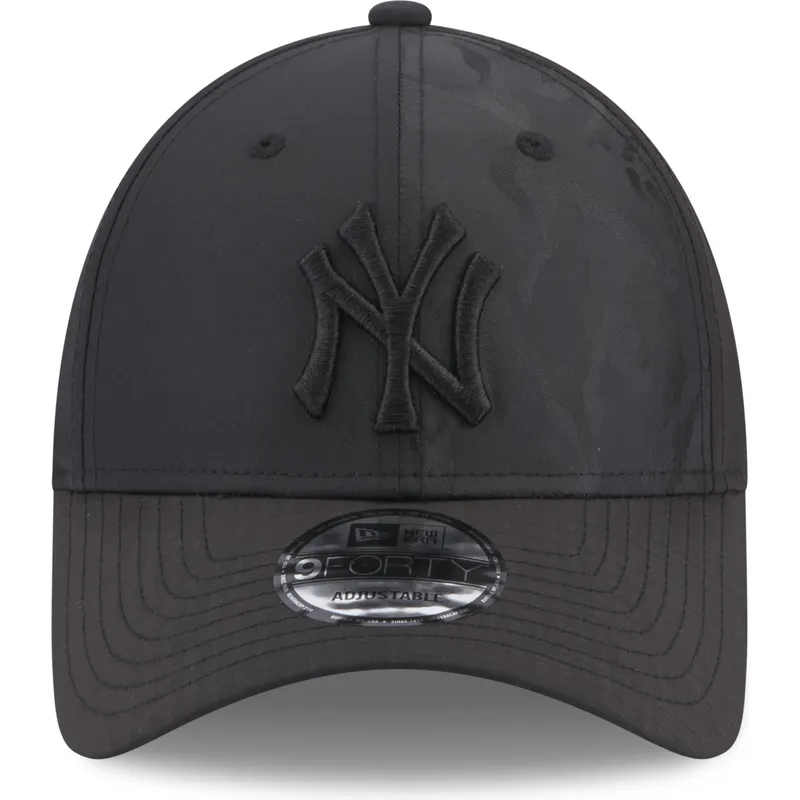 mutzen-gebogen-schwarz-verstellbares-band-9forty-multi-texture-der-new-york-yankees-mlb-von-new-era