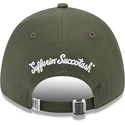 verstellbare-grune-9forty-kappe-mit-gebogenem-schirm-von-silvestre-looney-tunes-von-new-era