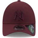 mutzen-gebogen-rot-verstellbares-band-granate-granate-9forty-repreve-der-new-york-yankees-mlb-von-new-era