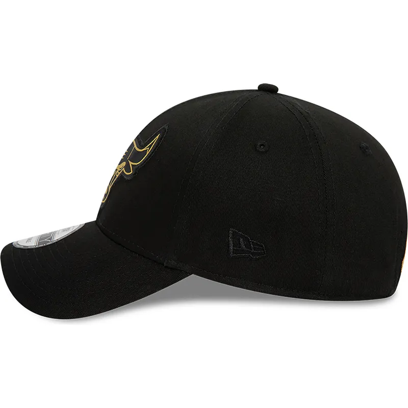 mutzen-gebogen-schwarz-verstellbares-band-9forty-metallic-badge-der-chicago-bulls-nba-von-new-era mutzen-gebogen-schwarz-verstellbares-band-9forty-metallic-badge-der-chicago-bulls-nba-von-new-era
