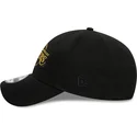 mutzen-gebogen-schwarz-verstellbares-band-9forty-metallic-badge-der-los-angeles-lakers-nba-von-new-era