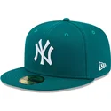 grune-flache-angepasste-59fifty-league-essential-kappe-der-new-york-yankees-mlb-von-new-era