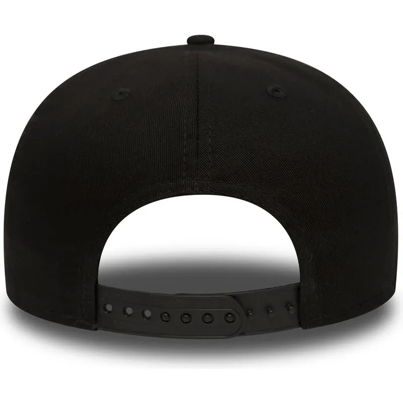 schwarze-flache-snapback-kappe-9fifty-black-on-black-der-new-york-yankees-mlb-von-new-era