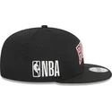 schwarze-snapback-flat-cap-9fifty-post-up-pin-der-chicago-bulls-nba-von-new-era