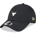 mutzen-gebogen-schwarz-verstellbares-band-9forty-pin-der-chicago-bulls-nba-von-new-era