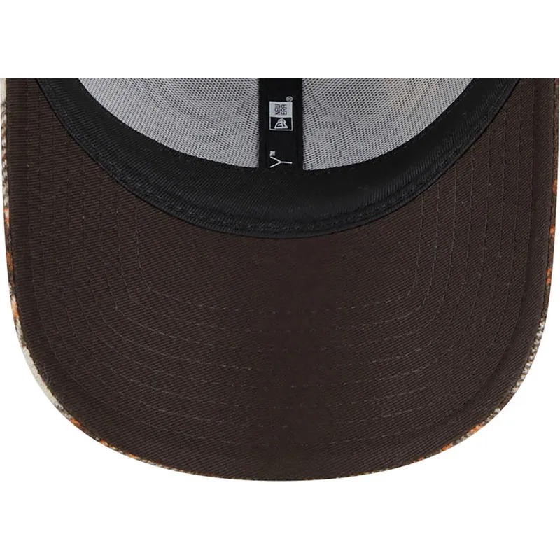 mutzen-gebogen-braun-verstellbares-band-9forty-check-der-new-york-yankees-mlb-von-new-era