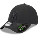 schwarze-verstellbare-curved-cap-mit-schwarzem-logo-9forty-repreve-outline-der-new-york-yankees-mlb-von-new-era