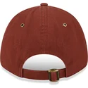 verstellbare-braune-kappe-mit-gebogenem-schirm-und-braunem-logo-9forty-washed-canvas-der-boston-red-sox-mlb-von-new-era