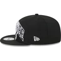 schwarze-flache-snapback-kappe-9fifty-tip-off-2023-der-milwaukee-bucks-nba-von-new-era