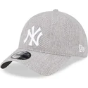 verstellbare-graue-9twenty-kappe-mit-gebogenem-schirm-im-fischgratenmuster-der-new-york-yankees-mlb-von-new-era