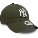 grune-verstellbare-9twenty-league-essential-kappe-der-new-york-yankees-mlb-von-new-era