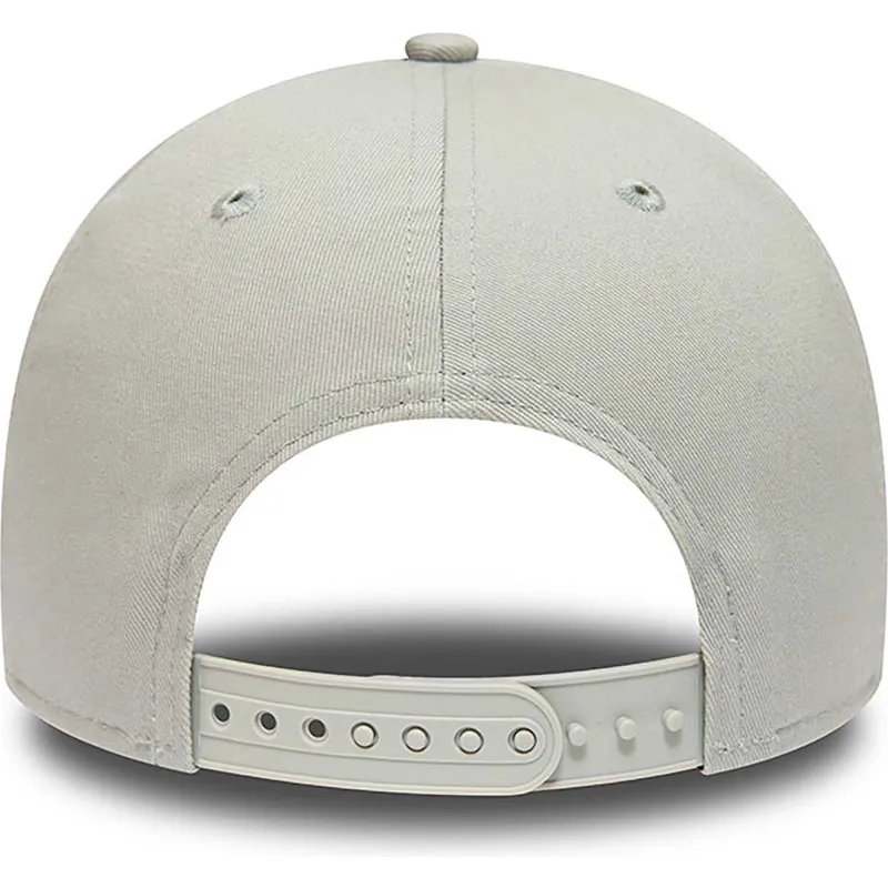 graue-gebogene-snapback-kappe-9forty-essential-von-red-bull-racing-formula-1-von-new-era