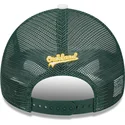 weisse-und-grune-9forty-a-frame-circle-trucker-kappe-der-oakland-athletics-mlb-von-new-era