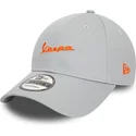 mutzen-gebogen-grau-verstellbares-band-9forty-seasonal-colour-der-vespa-piaggio-von-new-era