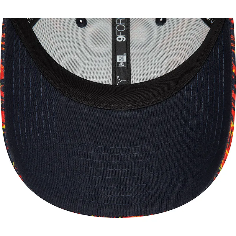 mutzen-gebogen-rot-verstellbares-band-9forty-all-over-print-der-red-bull-racing-formula-1-von-new-era