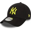 schwarze-verstellbare-curved-cap-mit-gelbem-logo-9forty-league-essential-der-new-york-yankees-mlb-von-new-era