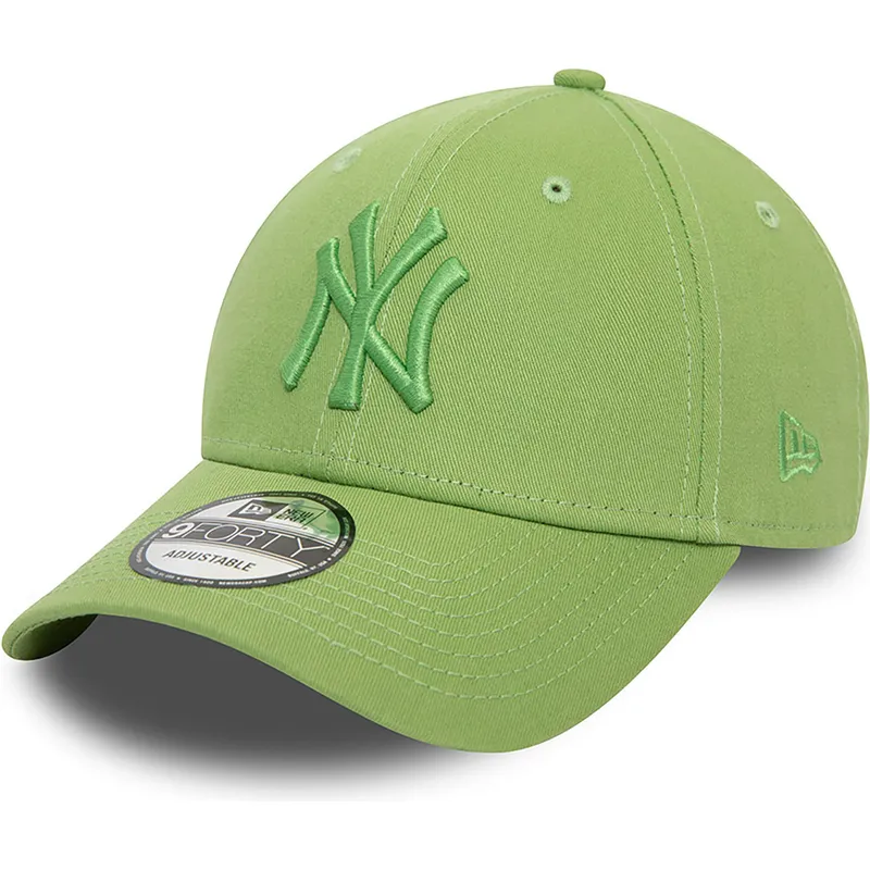 mutzen-gebogen-grun-verstellbares-band-9forty-league-essential-der-new-york-yankees-mlb-von-new-era