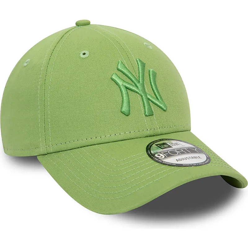 mutzen-gebogen-grun-verstellbares-band-9forty-league-essential-der-new-york-yankees-mlb-von-new-era