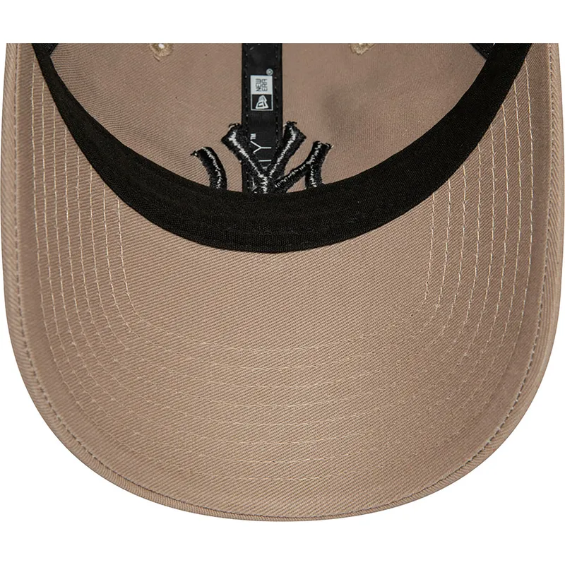 mutzen-gebogen-braun-verstellbares-band-negro-9twenty-league-essential-der-new-york-yankees-mlb-von-new-era