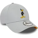 mutzen-gebogen-grau-verstellbares-band-9forty-character-der-pato-lucas-looney-tunes-von-new-era