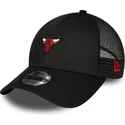 schwarze-verstellbare-9forty-trucker-kappe-home-field-der-chicago-bulls-nba-von-new-era