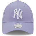 verstellbare-violette-damenkappe-9forty-league-essential-der-new-york-yankees-mlb-von-new-era