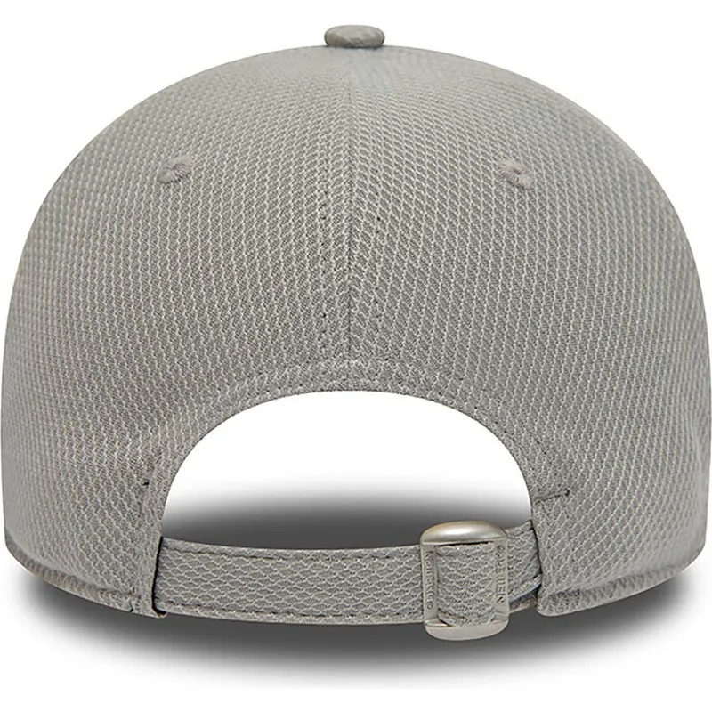 mutzen-gebogen-grau-verstellbares-band-9forty-diamond-era-essential-der-new-york-yankees-mlb-von-new-era