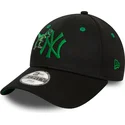 mutzen-gebogen-schwarz-verstellbares-band-fur-kinder-9forty-graphic-dinosaurio-der-new-york-yankees-mlb-von-new-era