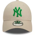 new-era-curved-brim-green-logo-9forty-league-essential-new-york-yankees-mlb-beige-adjustable-cap