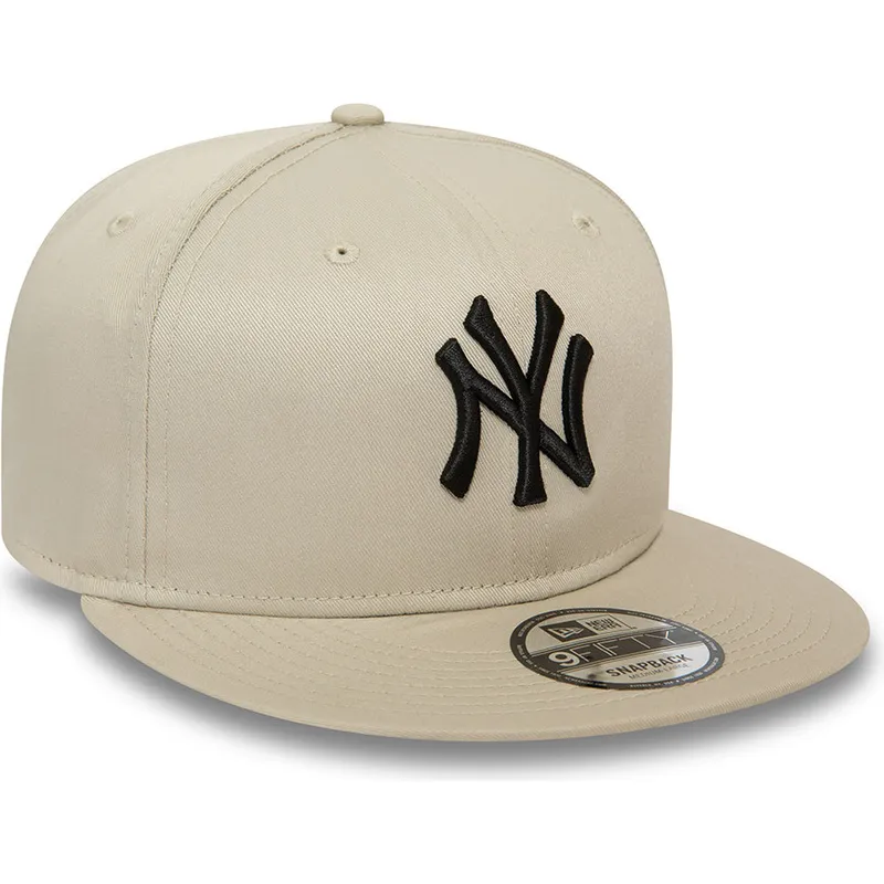 beige-flache-snapback-kappe-mit-schwarzem-logo-9fifty-league-essential-der-new-york-yankees-mlb-von-new-era