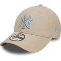 mutzen-gebogen-beige-verstellbares-band-claro-9forty-league-essential-der-new-york-yankees-mlb-von-new-era