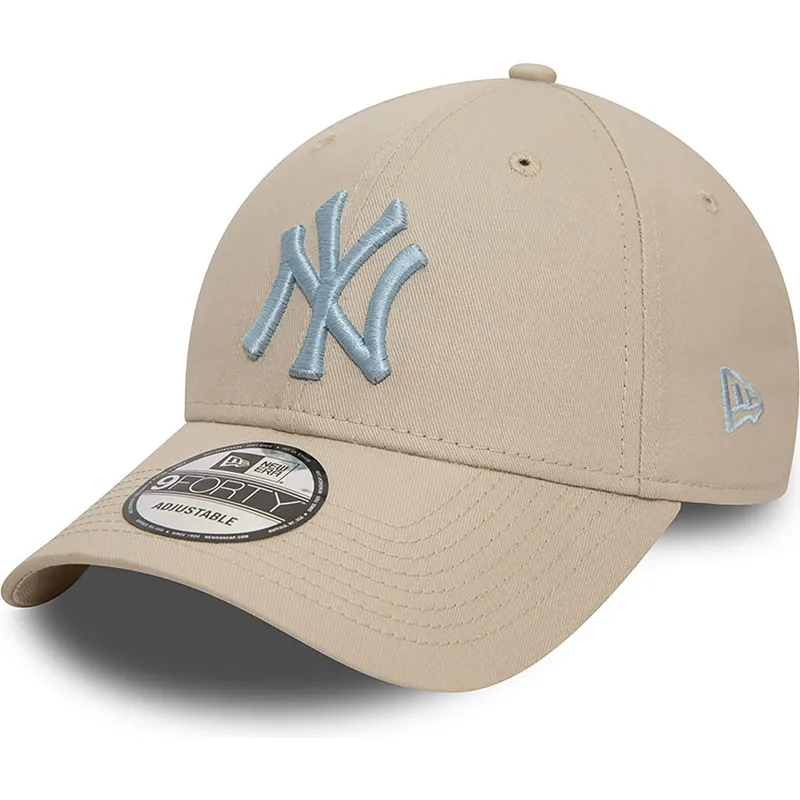 mutzen-gebogen-beige-verstellbares-band-claro-9forty-league-essential-der-new-york-yankees-mlb-von-new-era