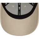 mutzen-gebogen-beige-verstellbares-band-claro-9forty-league-essential-der-new-york-yankees-mlb-von-new-era