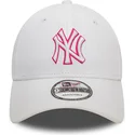mutzen-gebogen-weiss-verstellbares-band-rosa-9forty-team-outline-der-new-york-yankees-mlb-von-new-era