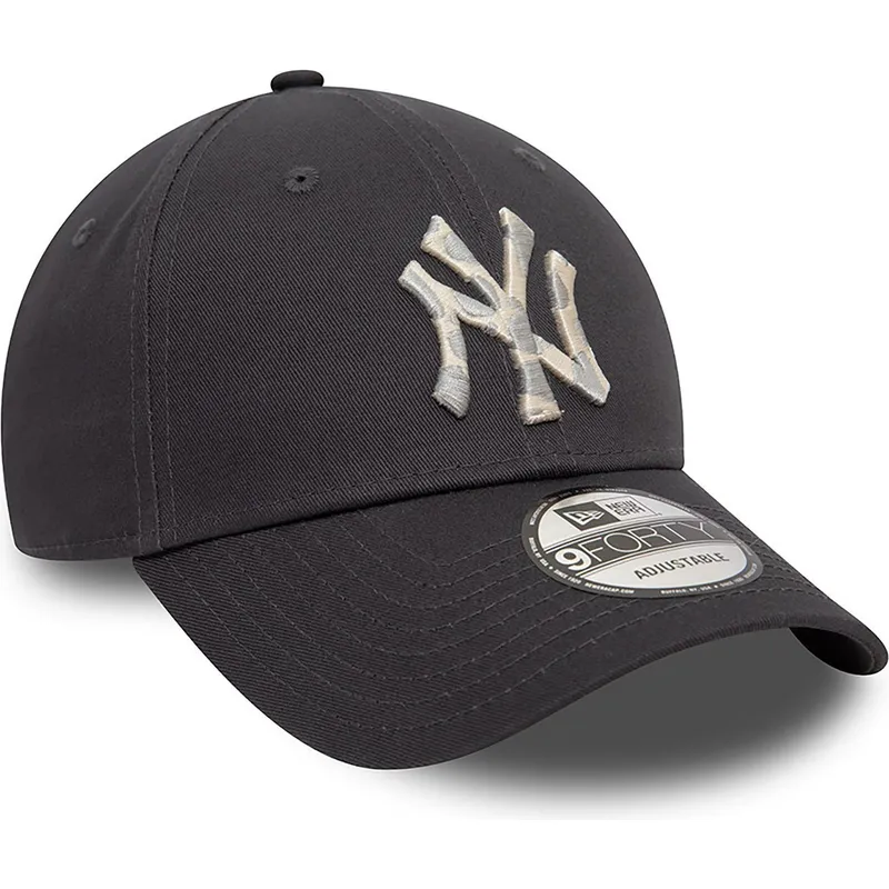 verstellbare-graue-9forty-kappe-mit-gebogenem-schirm-und-animal-infill-der-new-york-yankees-mlb-von-new-era