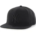 schwarze-snapback-kappe-mit-flachem-schirm-und-schwarzem-new-york-yankees-mlb-logo-von-47-brand-sure-shot