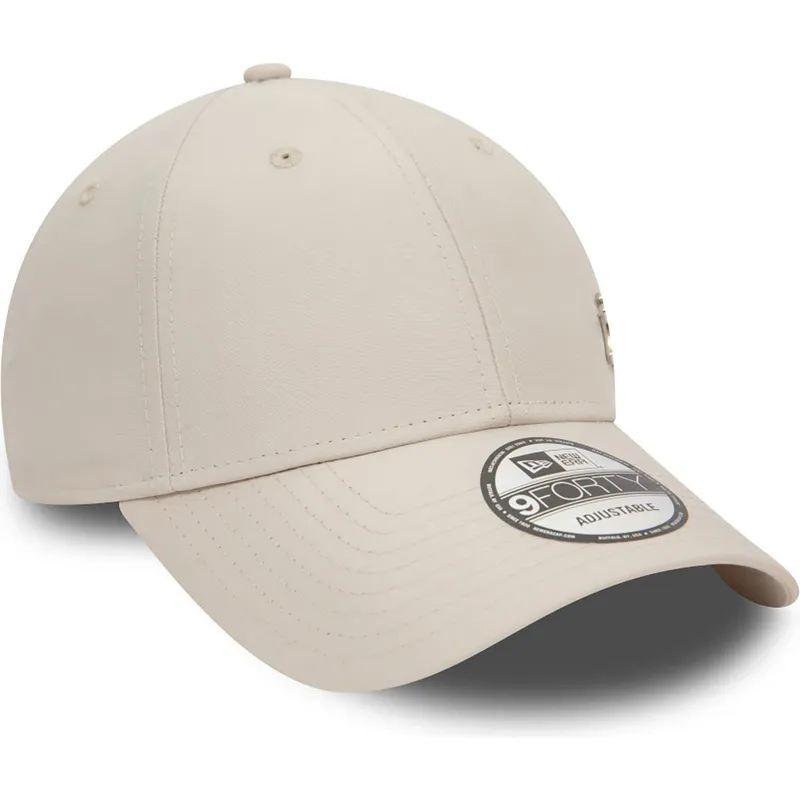 beige-verstellbare-curved-cap-9forty-flawless-der-new-york-yankees-mlb-von-new-era