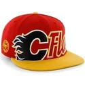 schwarze-snapback-kappe-mit-flachem-schirm-und-calgary-flames-nhl-logo-von-47-brand