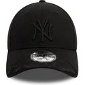 schwarze-verstellbare-curved-cap-mit-schwarzem-logo-9forty-flame-der-new-york-yankees-mlb-von-new-era