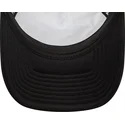 mutzen-gebogen-schwarz-snapback-bugs-bunny-and-his-friends-a-frame-der-looney-tunes-von-new-era