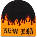 schwarze-und-orangefarbene-skull-knit-flame-mutze-von-new-era