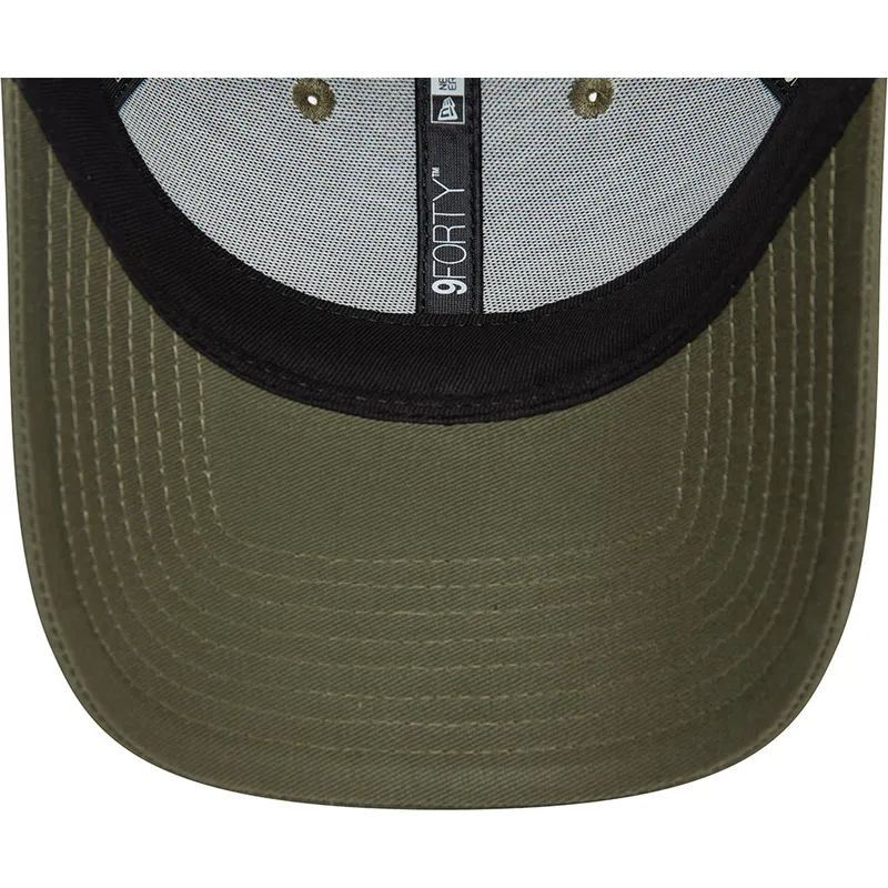 grune-verstellbare-curved-cap-9forty-seasonal-von-red-bull-racing-formula-1-von-new-era