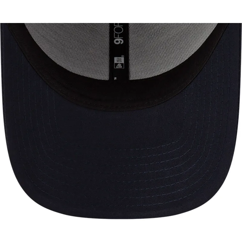 marineblaue-verstellbare-curved-cap-9forty-repreve-graphic-von-red-bull-racing-formula-1-von-new-era