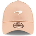 mutzen-gebogen-beige-verstellbares-band-9forty-seasonal-der-mclaren-racing-formula-1-von-new-era